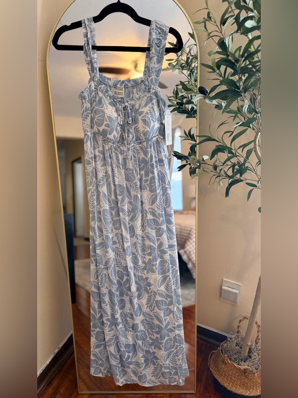 Derek Heart Blue and White Leaf-Print Maxi Dress